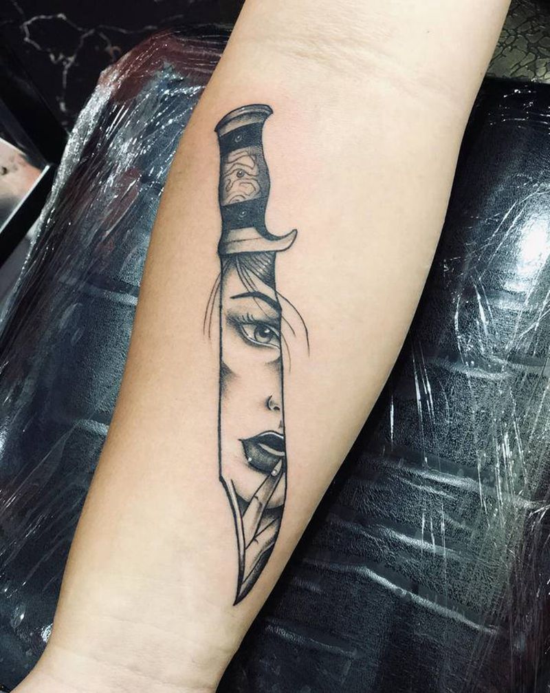 匕首纹身图片_手部手臂Old School纹身图案