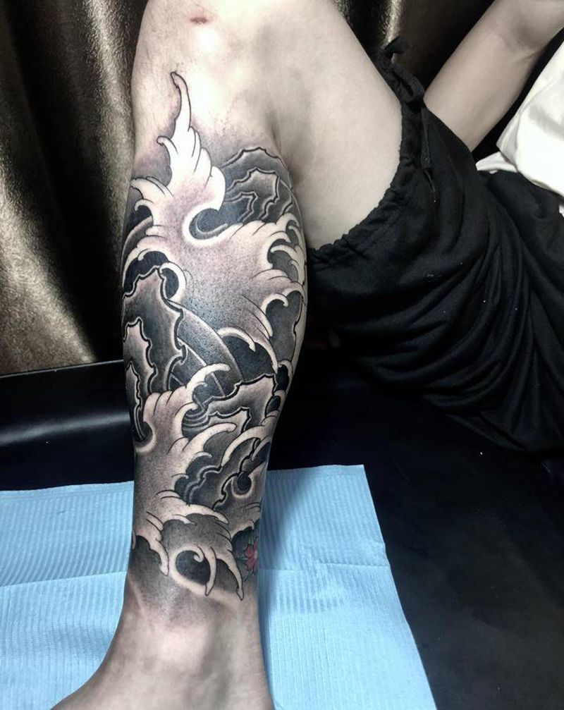 水浪纹身图片_手部新传统纹身图案