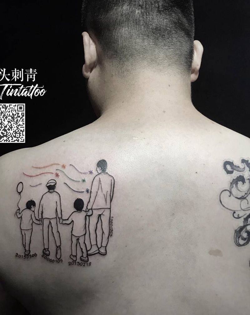 和三个儿子纹身图片_肩部纹身图案