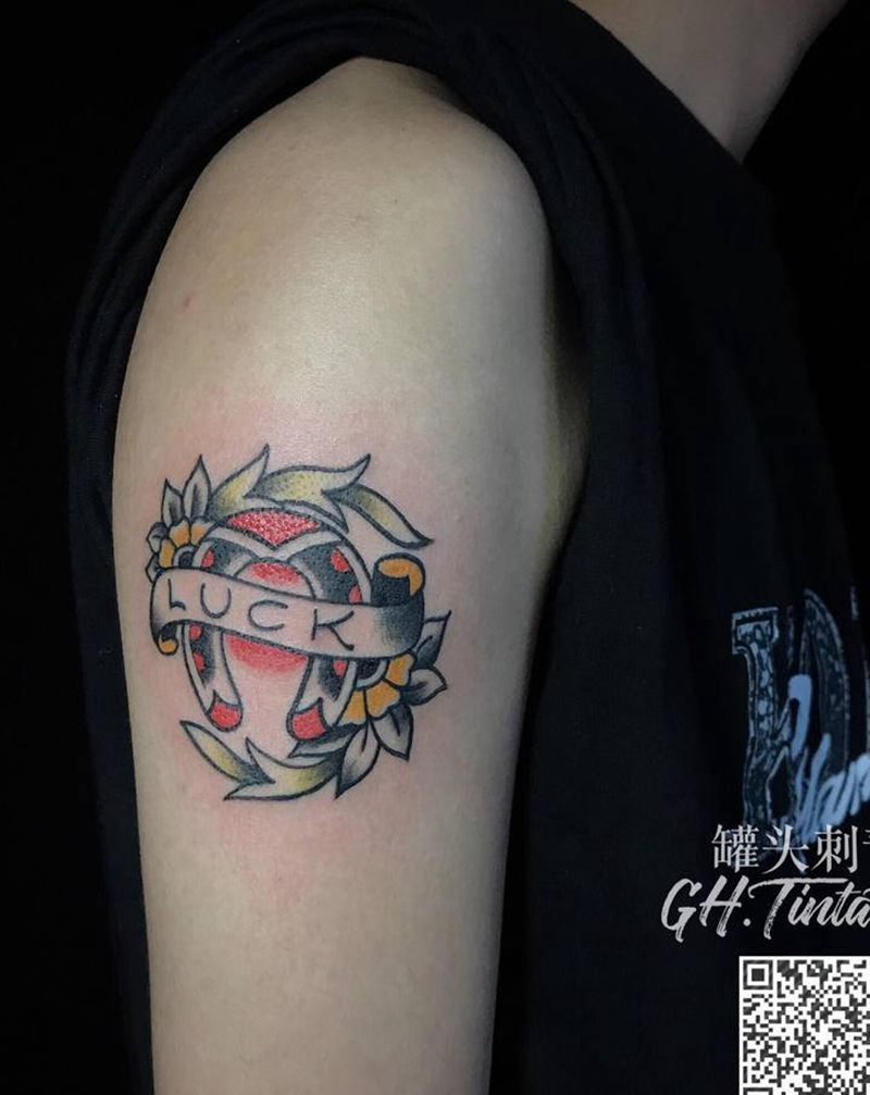 客人自带纹身图片_臀部Old School纹身图案