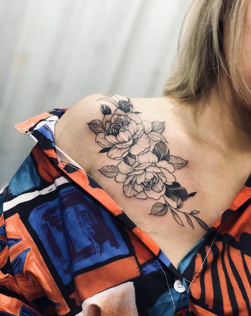 素花纹身图片_肩部纹身图案