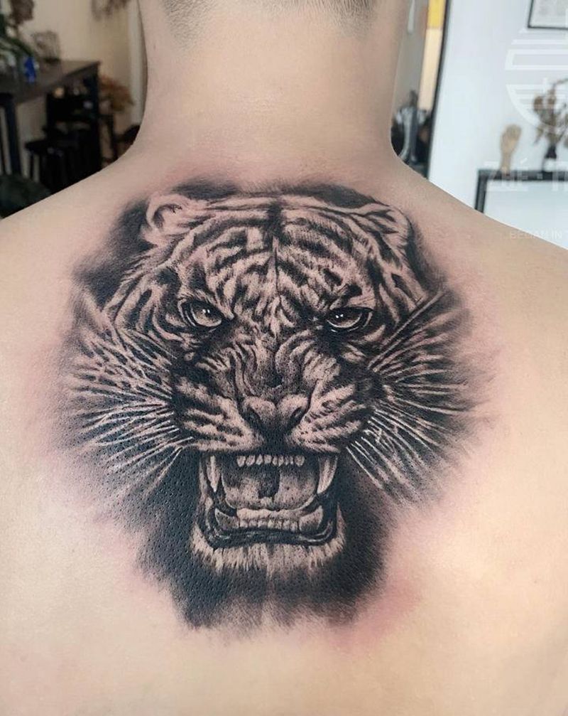 写实老虎纹身图片_背部欧美写实纹身图案