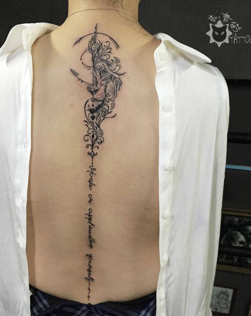 狮子纹身图片_背部颈部几何图腾狮子英文字母颈椎纹身图案