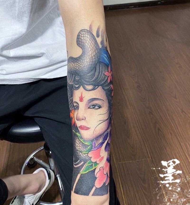 艺妓纹身图片_手臂新传统纹身图案