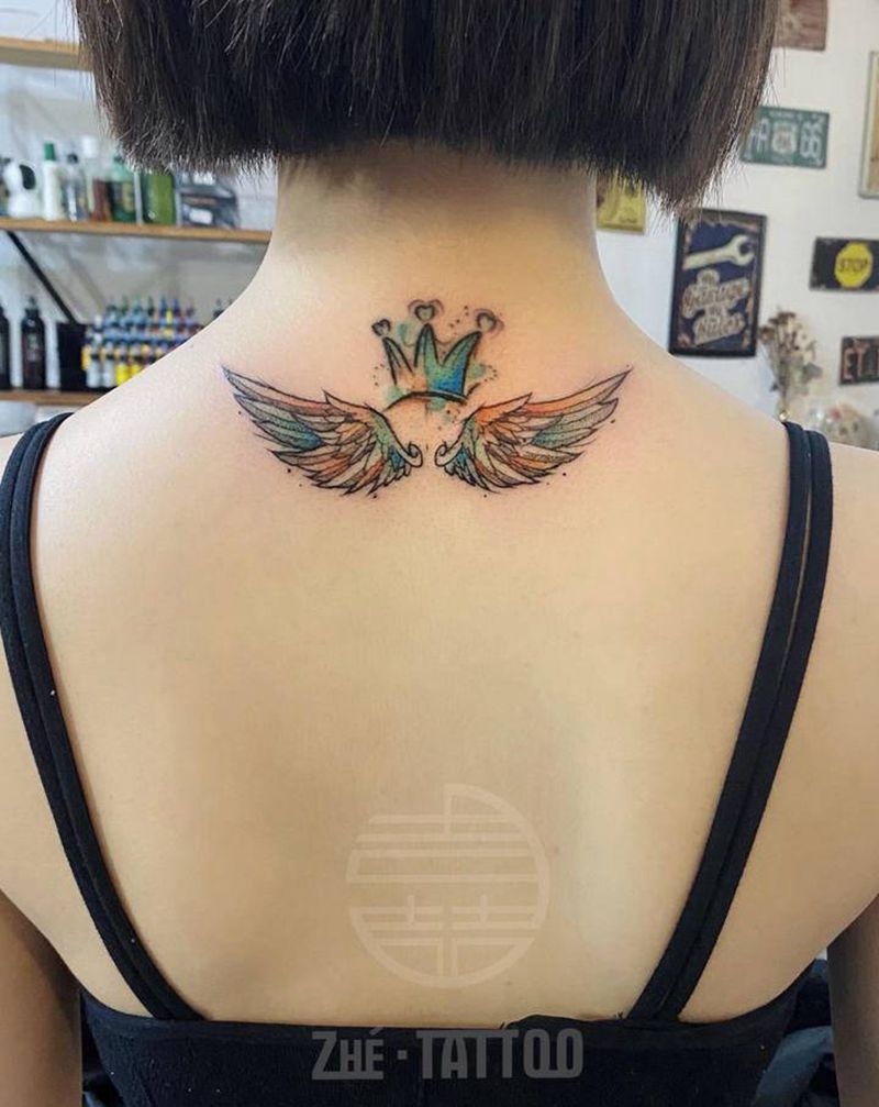 翅膀纹身图片_背部纹身图案