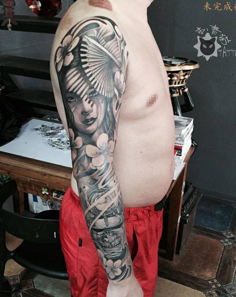 近期的一些未完成纹身图片_手部背部新传统老传统花臂满背火龙纹身图案