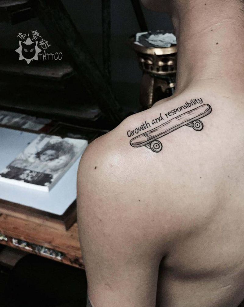 小清新.个性小图纹身图片_手部手臂点刺几何小清新滑板熊猫纹身图案