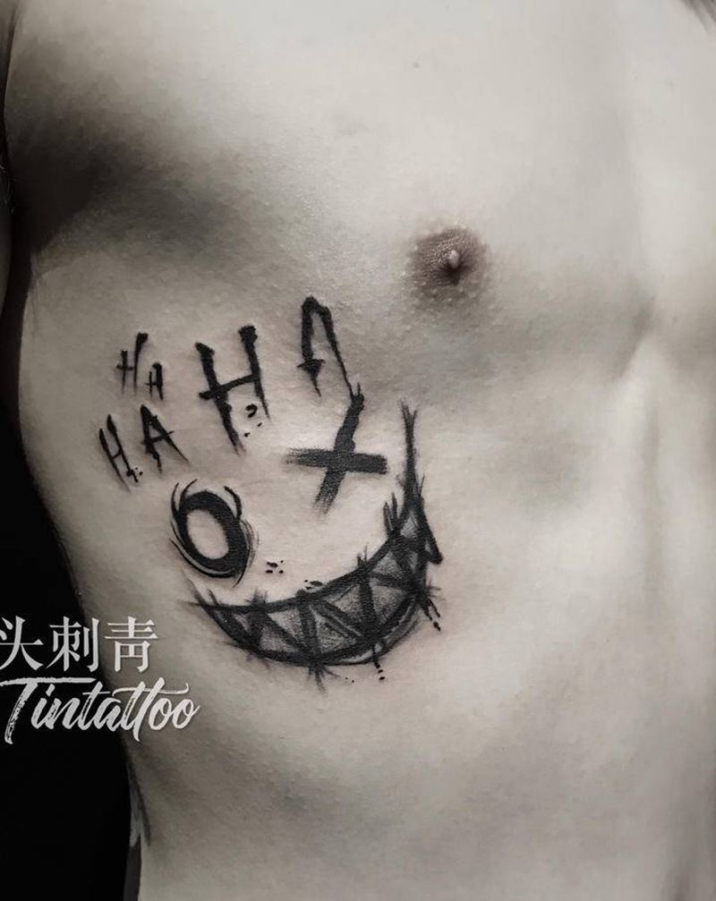 客人自带纹身图片_胸部水墨纹身图案