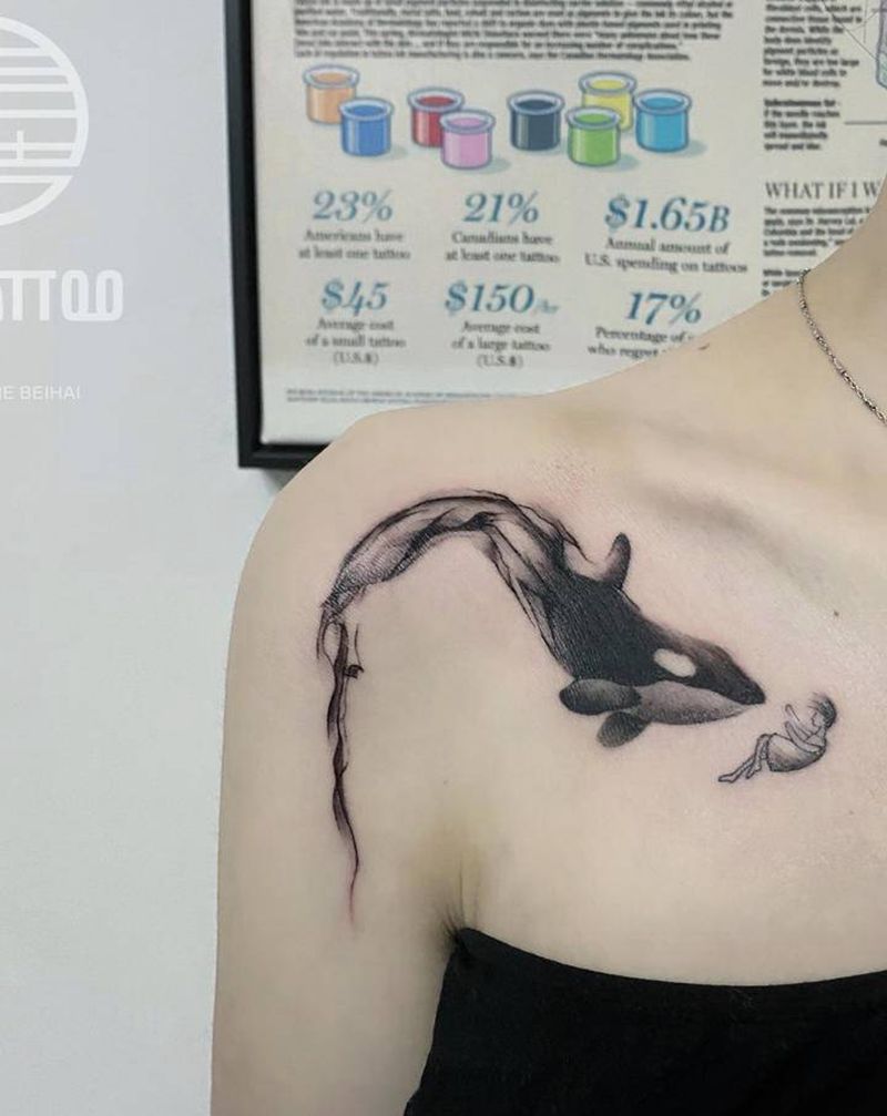 鲸鱼纹身图片_胸部纹身图案