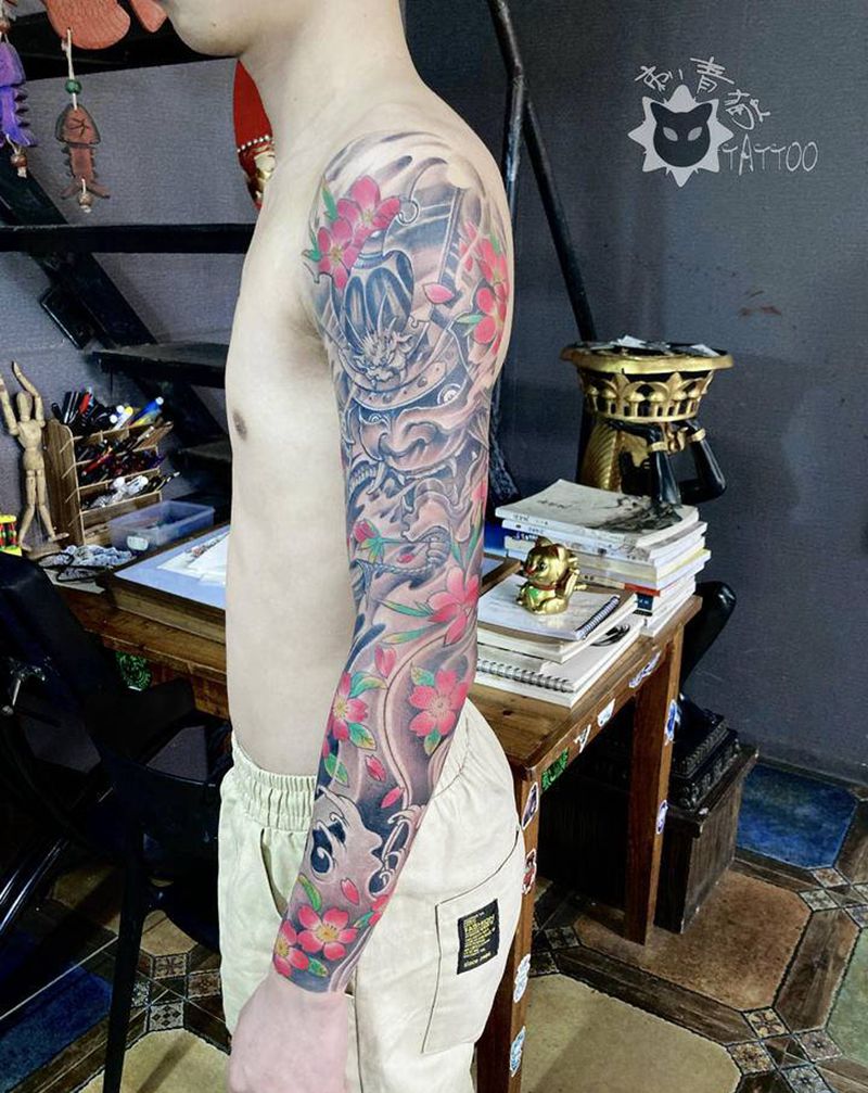 鬼武士纹身图片_手臂手部新传统老传统鬼武士浪花樱花纹身图案
