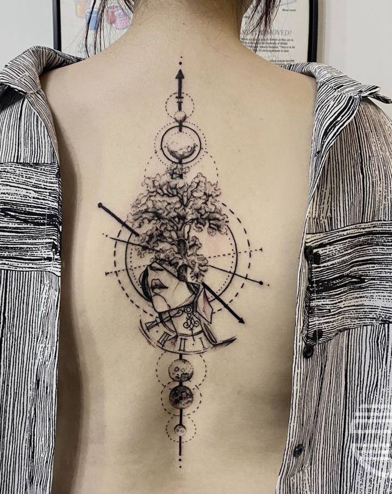 树与人纹身图片_背部几何纹身图案