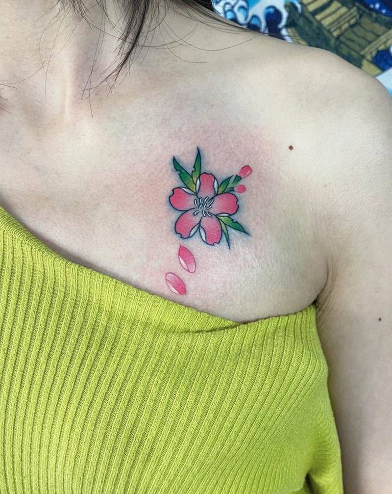 小花花纹身图片_胸部水墨水彩纹身图案