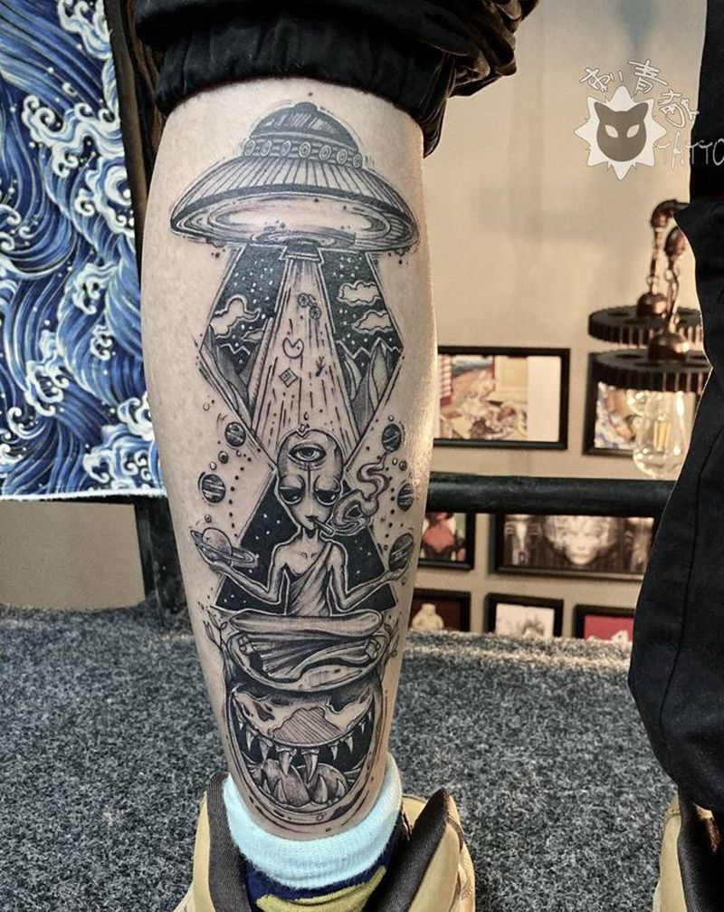 外星人纹身图片_腿部脚部点刺几何外星人星球飞碟纹身图案