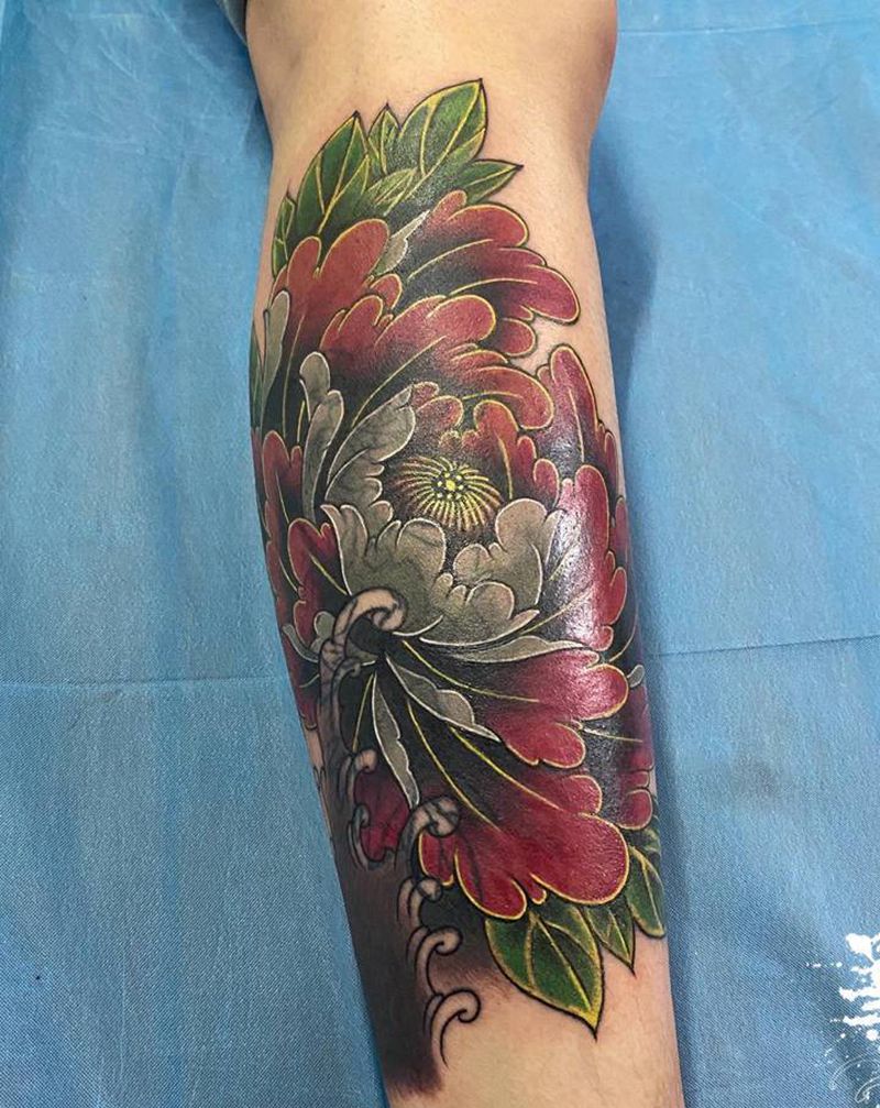 牡丹纹身图片_脚部新传统纹身图案