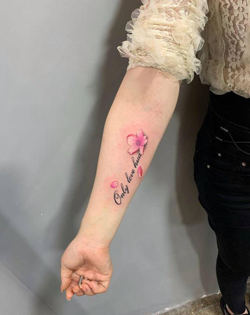 樱花纹身图片_手臂手部水彩纹身图案