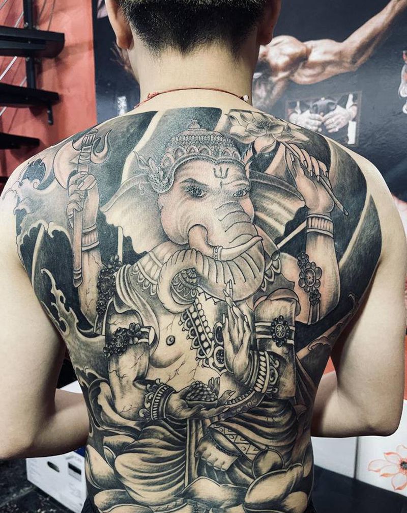 象神纹身图片_背部纹身图案