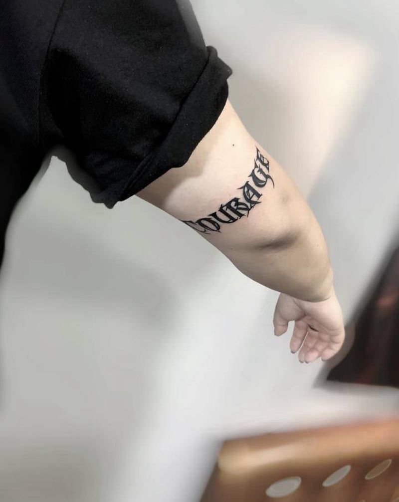 文字纹身图片_手部几何纹身图案