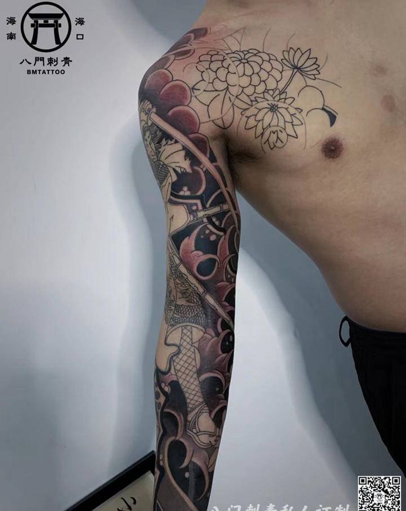 武士花臂纹身图片_手臂老传统纹身图案