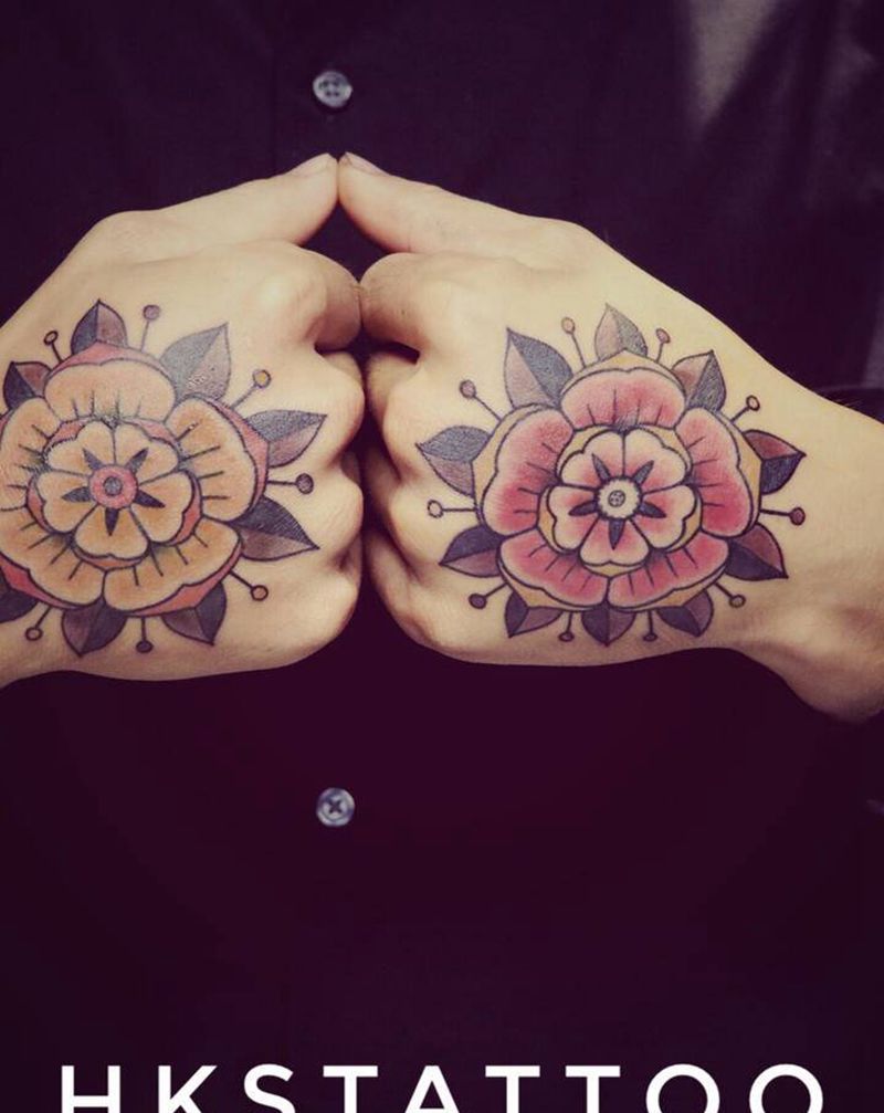 Old school 花纹身图片_手部Old School纹身图案