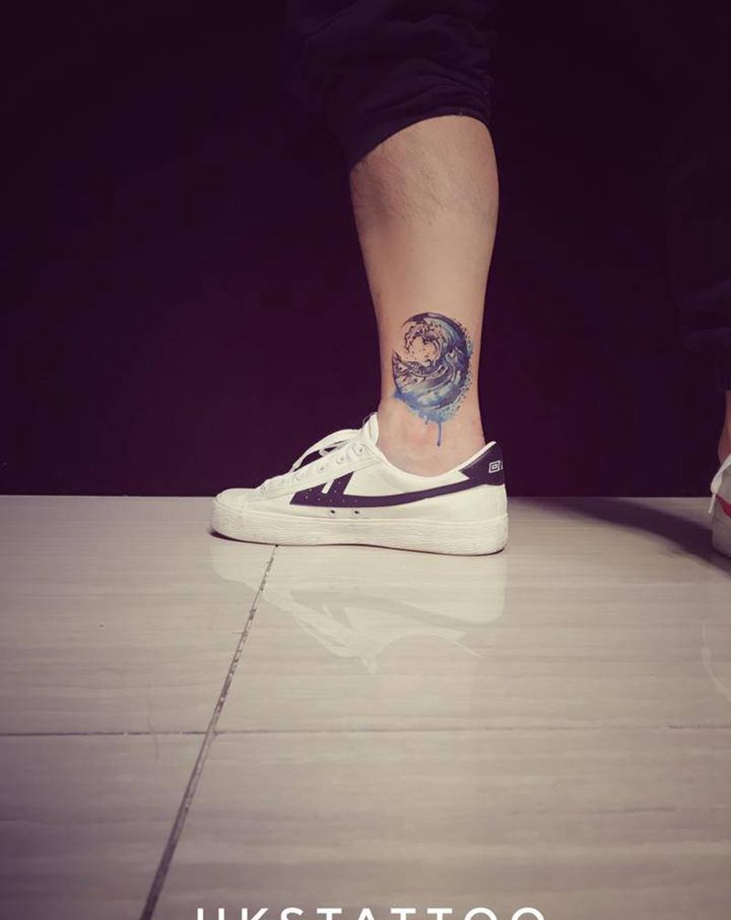 水浪遮盖旧图纹身图片_腿部水墨水彩纹身图案