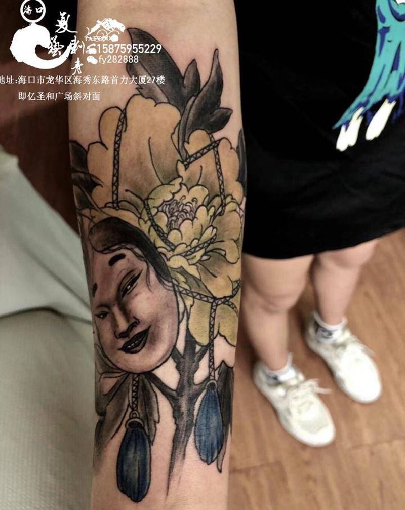 牡丹纹身图片_手臂新传统纹身图案