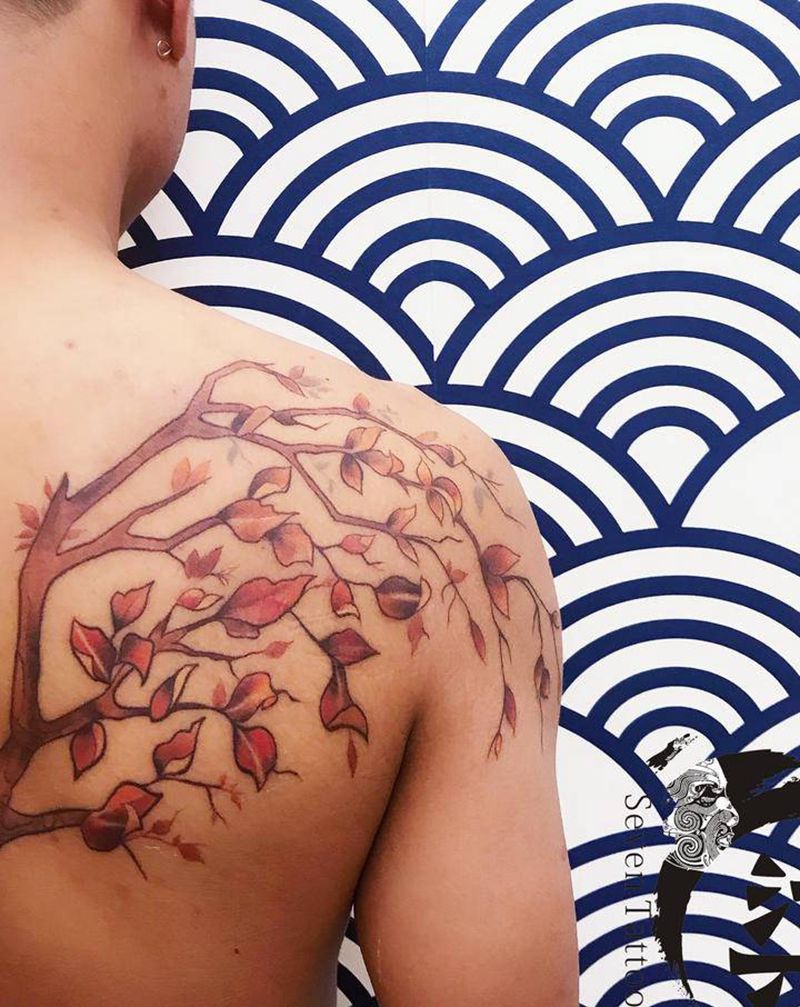 树枝纹身图片_背部纹身图案