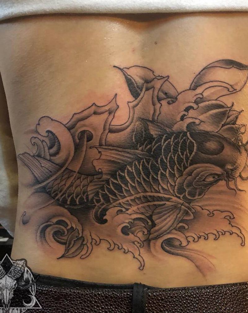 鲤鱼纹身图片_腰部臀部新传统纹身图案