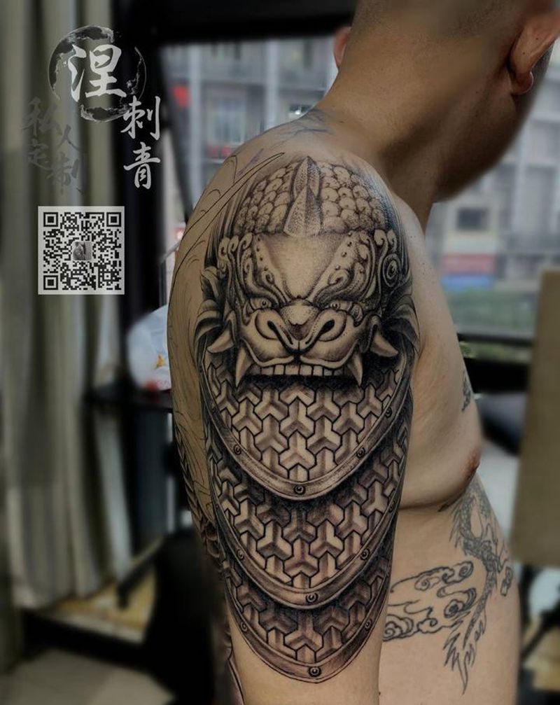 将军盔甲纹身图片_手臂纹身图案