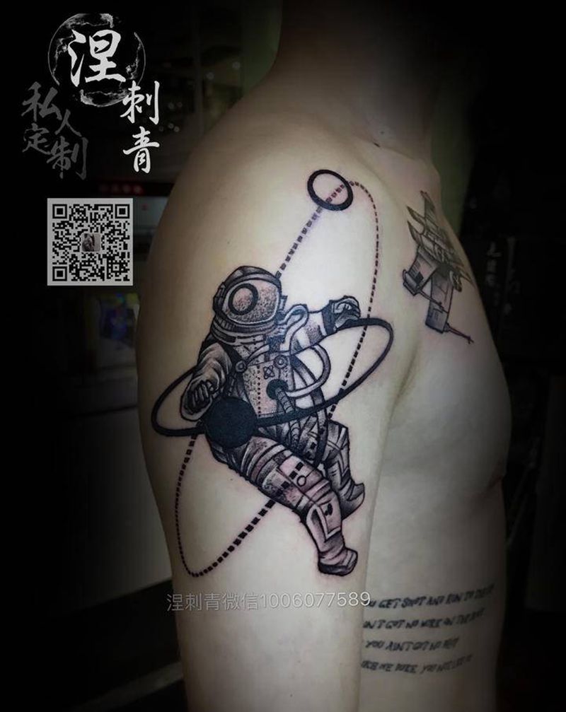 宇航员纹身图片_New School纹身图案