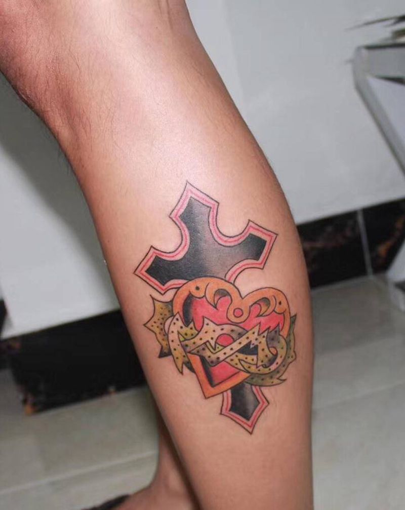 十字架纹身图片_Old School纹身图案