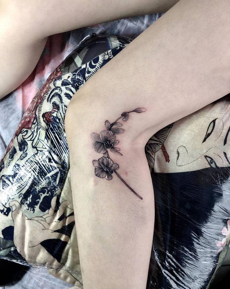 花纹身图片_肩部腿部点刺几何纹身图案