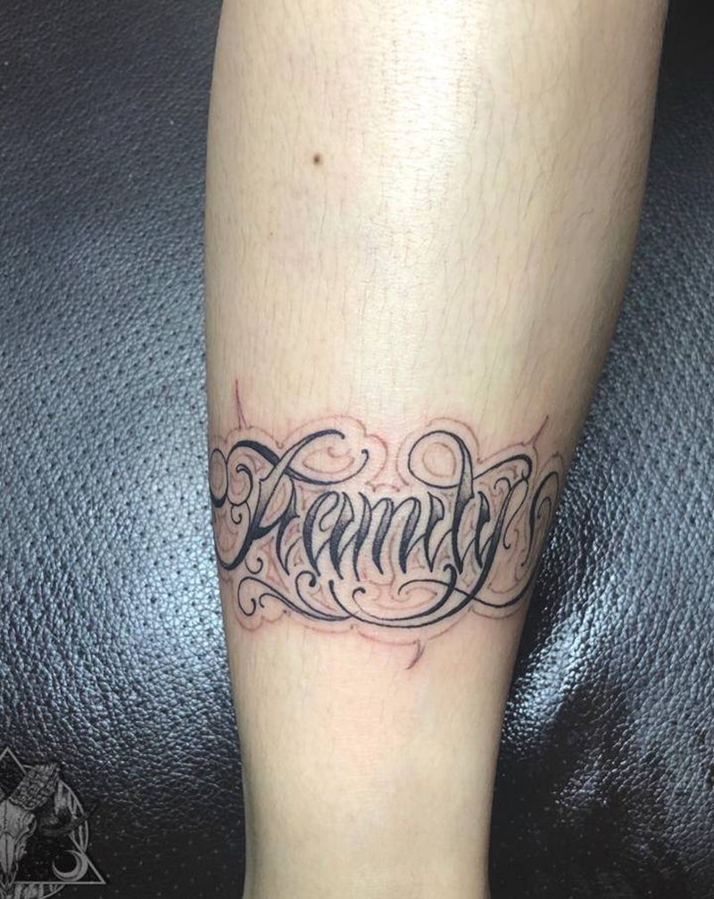 花体（家庭）纹身图片_腿部花体字纹身图案
