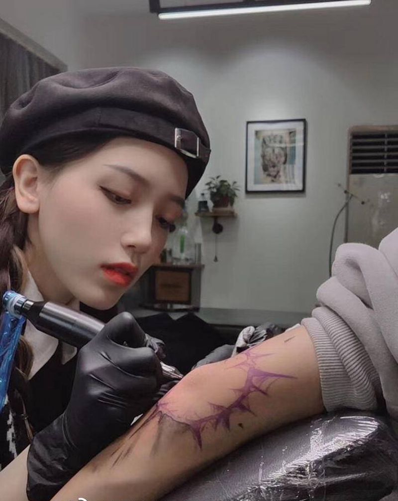 【玖妹作品】纹身图片_手臂点刺几何荆棘纹身图案