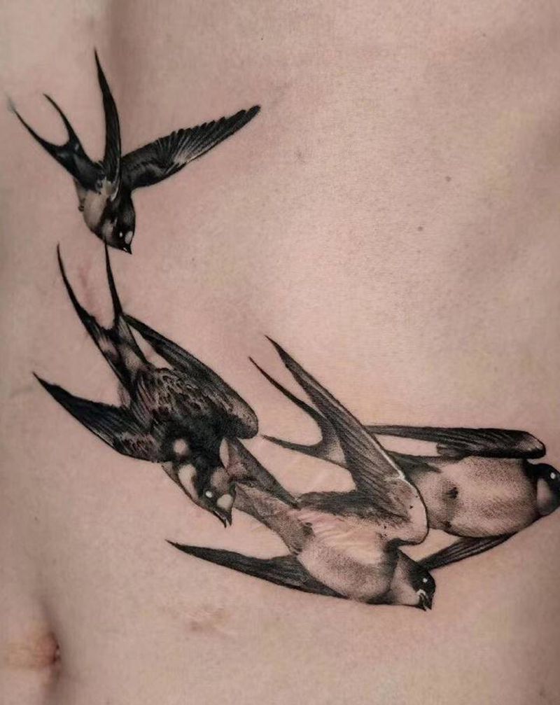 遮盖【丰兄作品】纹身图片_腰部欧美写实原创遮盖燕子纹身图案