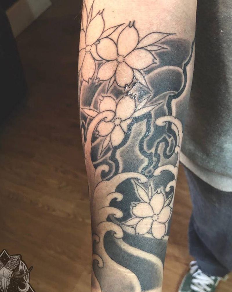 半小臂纹身图片_手部新传统老传统纹身图案