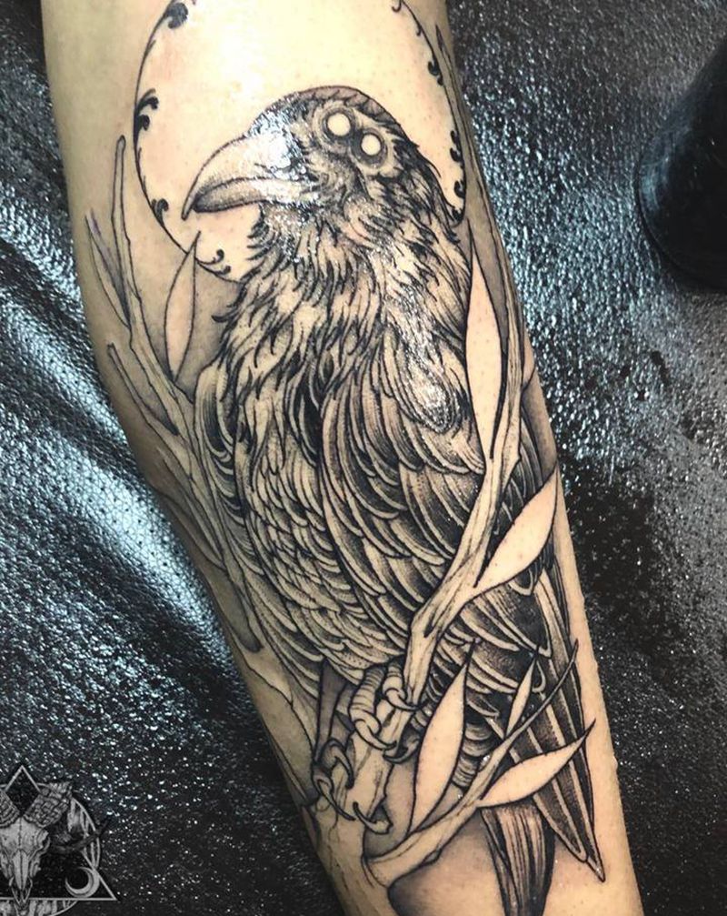 乌鸦纹身图片_脚部点刺纹身图案