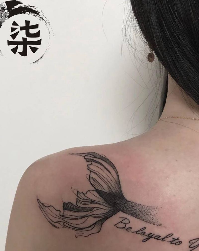美人鱼尾巴遮盖疤痕纹身图片_肩部背部纹身图案