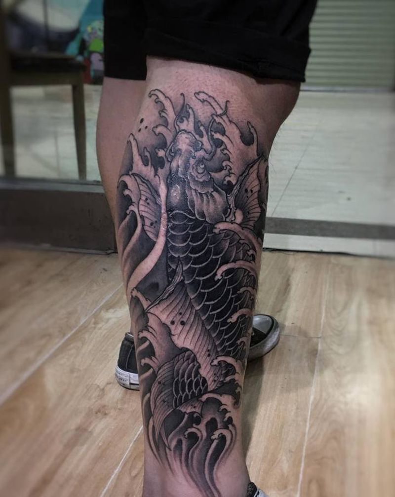 大鱼小腿纹身图片_脚部老传统纹身图案