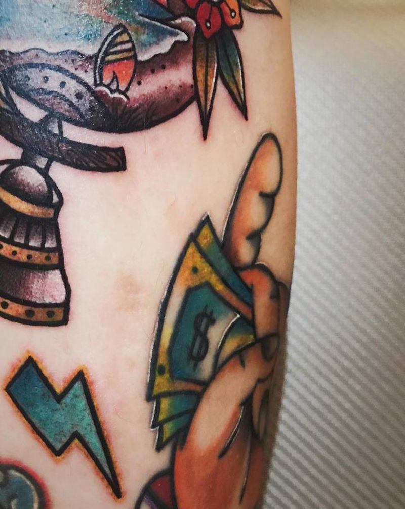 小闪电⚡️纹身图片_腿部纹身图案