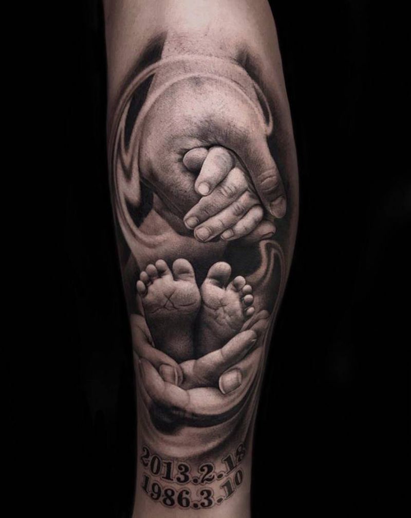 亲情【根作品】纹身图片_腿部欧美写实小脚小手原创纹身图案