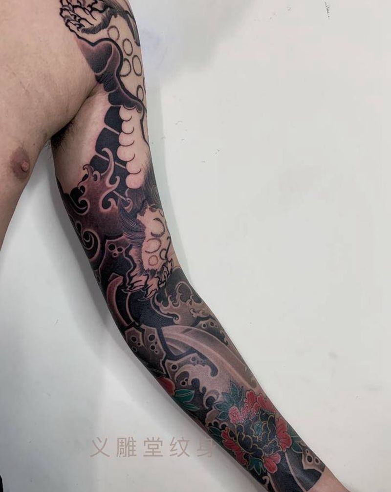 花臂内侧纹身图片_手臂老传统纹身图案