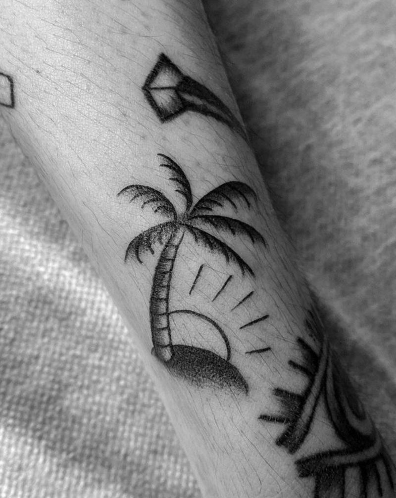 小椰树纹身图片_手臂Old School纹身图案
