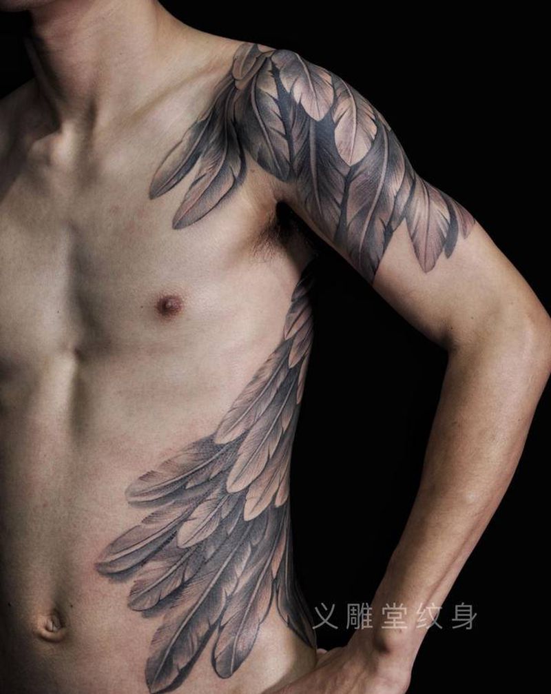 翅膀纹身（正面）纹身图片_胸部新传统重庆纹身图案