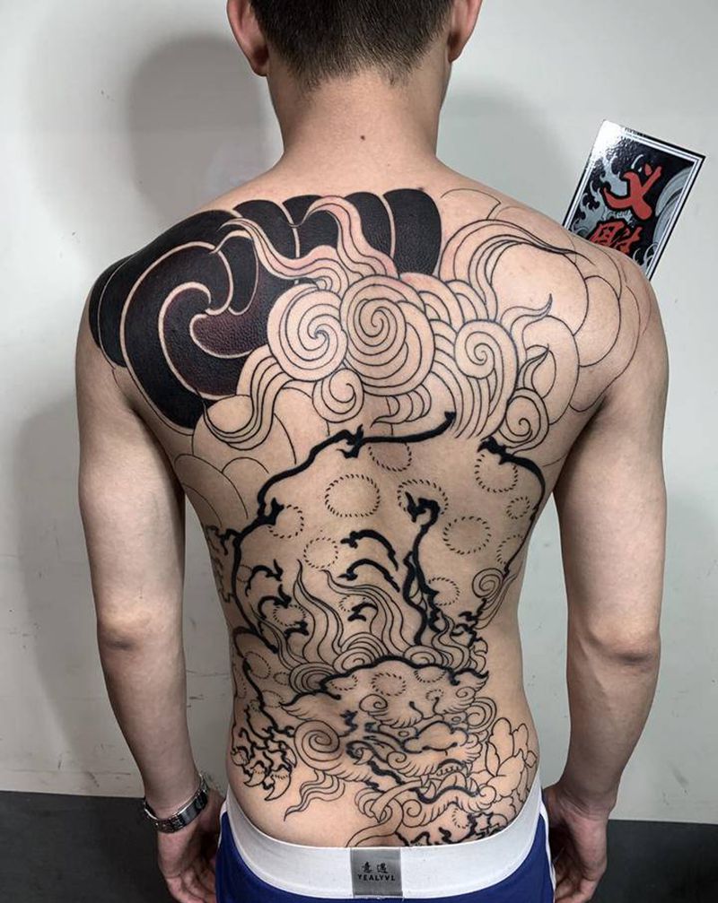 唐狮子纹身纹身图片_背部老传统义雕堂刺青纹身图案