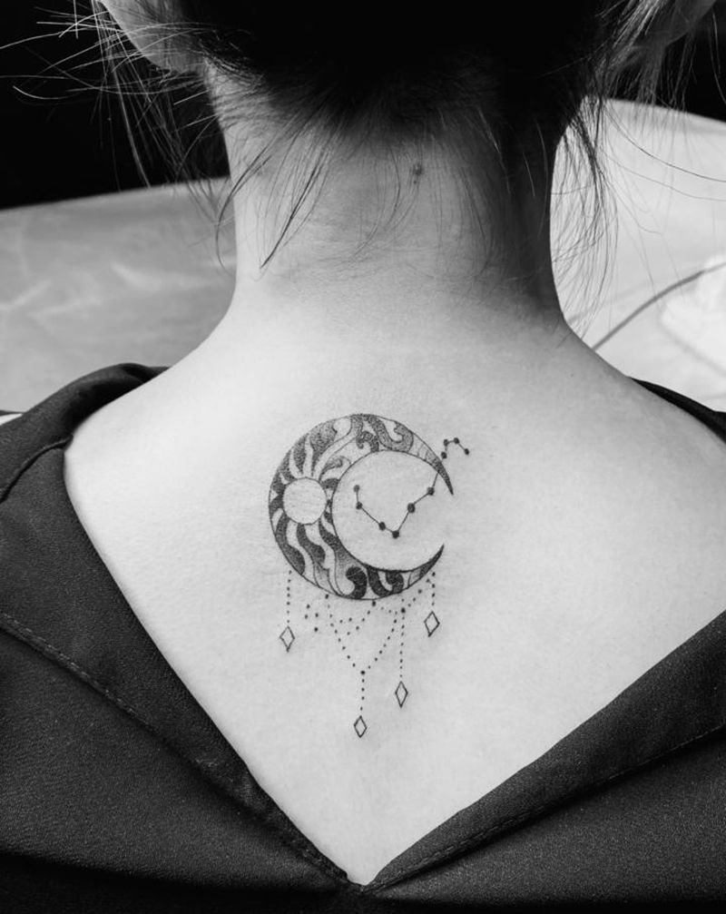 小月亮纹身图片_背部图腾点刺纹身图案