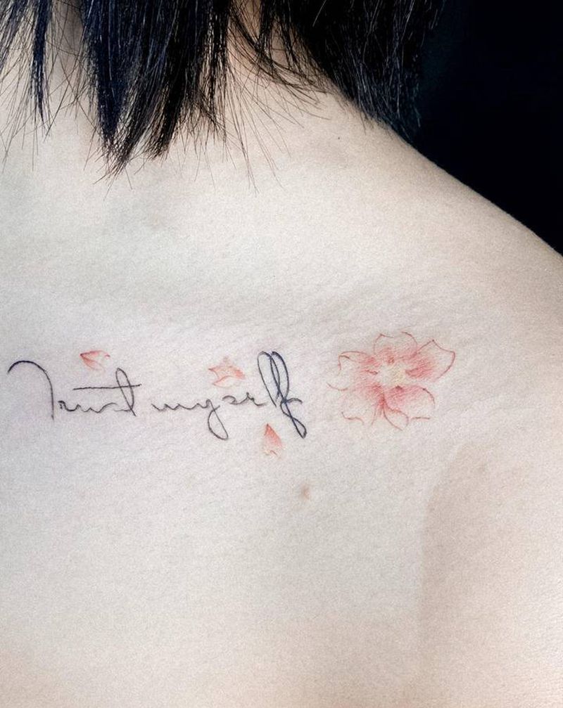 小清新纹身图片_肩部纹身图案