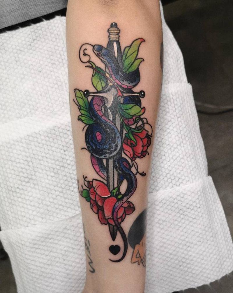 Newschool【曦曦作品】纹身图片_手臂New School原创蛇匕首纹身图案