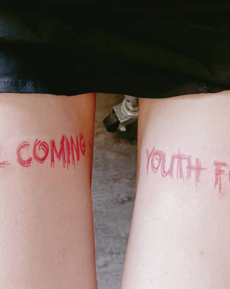 字纹身图片_腿部花体字纹身图案