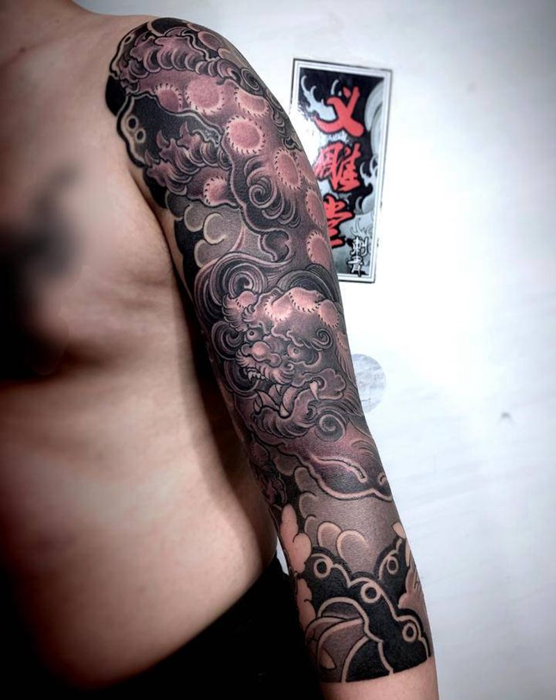 福狮子七分臂刺青纹身图片_老传统纹身图案