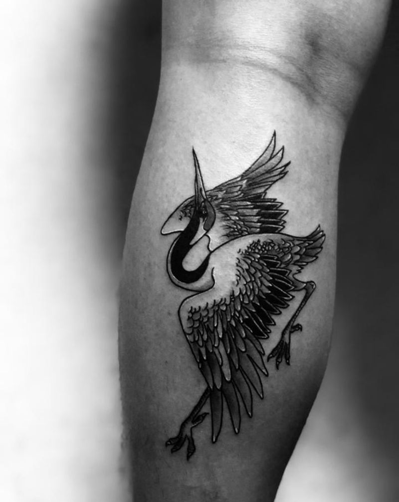 鹤纹身图片_腿部纹身图案